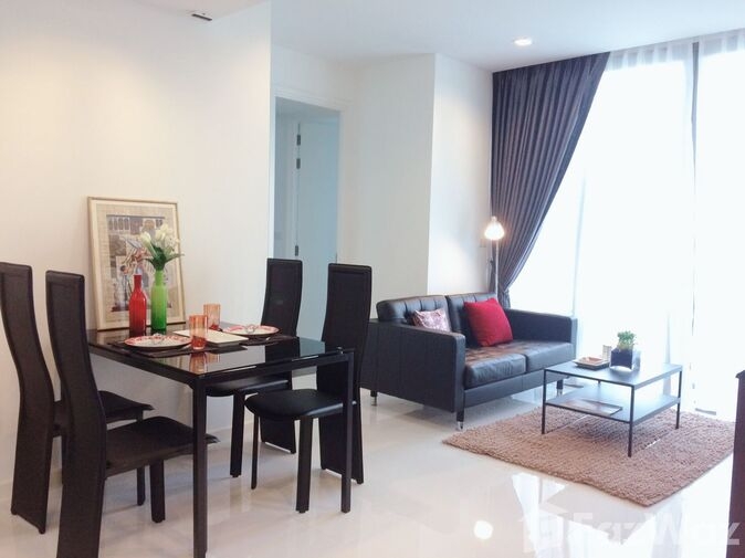 Viewing a Tenanted Condo Unit for Sale Property agent arranging a viewing of a tenanted condo unit in Singapore
