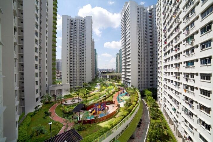 HDB flats and private condominiums for sale in Singapore, including properties in western Singapore, Pasir Panjang and Buona Vista.